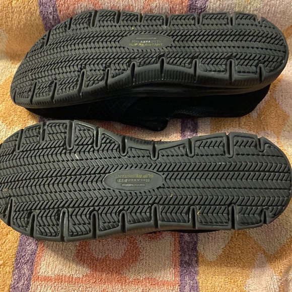 Skechers Slip Resistant Black Shoes - Picture 3 of 7